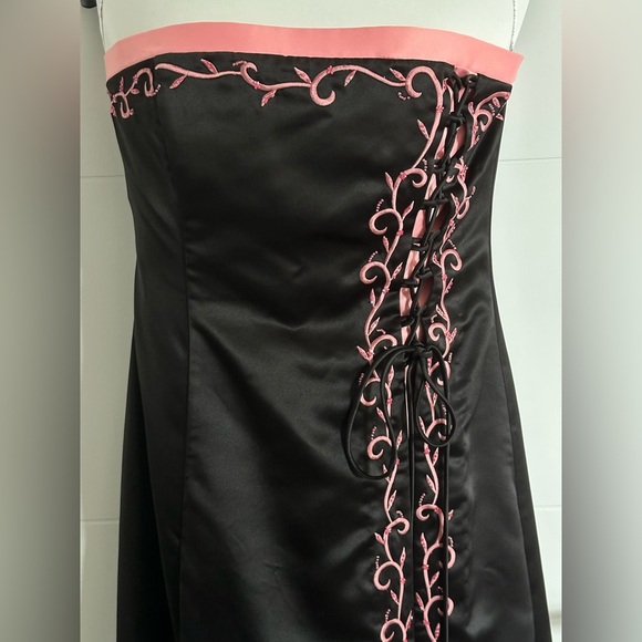 Zum Zum by Niki Livas: Strapless Formal Dress- Size 9/10 - Picture 4 of 12